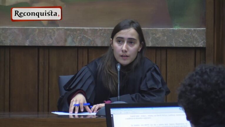 Desvendando o processo de julgamento em Portugal: Como funciona?