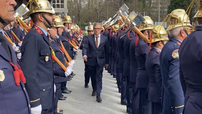 Os her&oacute;is dos Bombeiros de Famalic&atilde;o